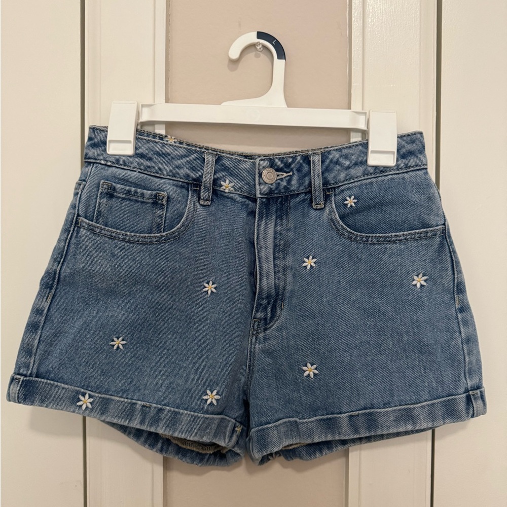 Pacsun Blue Denim Women's Shorts with Floral Embroidery